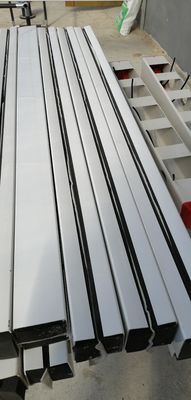 A agricultura hidropônica vertical do Zipgrow Towergarden é fácil de operar